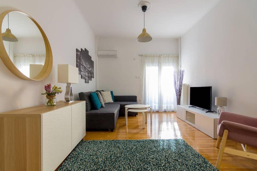 Brand New Decorated Flat For 4 Ppl In Pagrati Apartment Athens Luaran gambar
