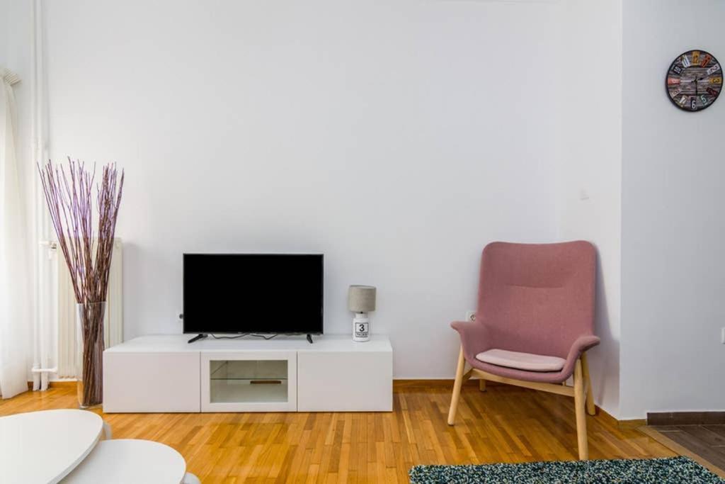 Brand New Decorated Flat For 4 Ppl In Pagrati Apartment Athens Luaran gambar